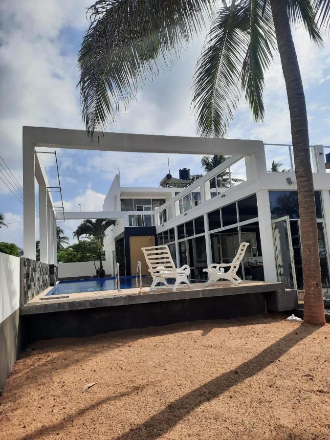 Saara Beach Hotel Marawila Exterior foto