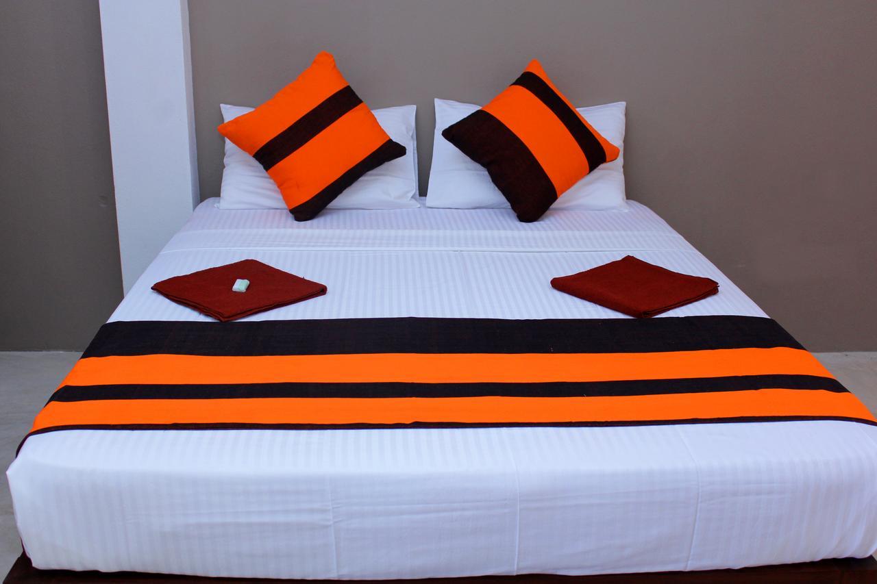 Saara Beach Hotel Marawila Exterior foto